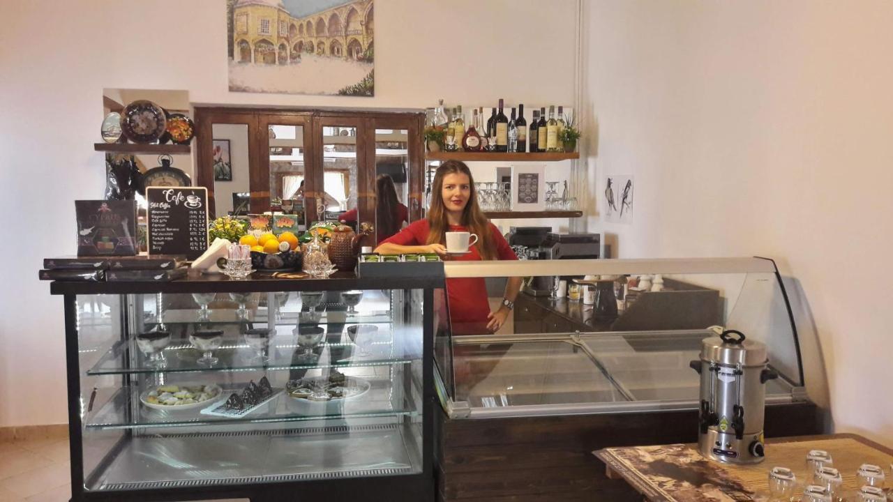 Golden Palms Guest House & Cafe فاماغوستا المظهر الخارجي الصورة