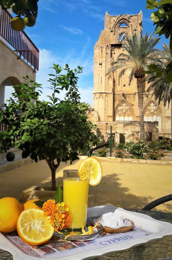 Golden Palms Guest House & Cafe فاماغوستا المظهر الخارجي الصورة