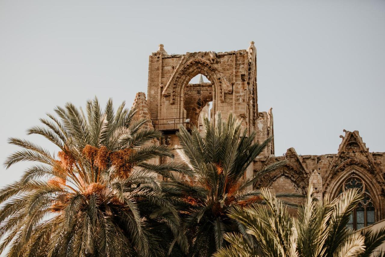 Golden Palms Guest House & Cafe فاماغوستا المظهر الخارجي الصورة